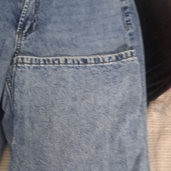 Light Wash Blue Denim Jeans - Picture 3 of 6